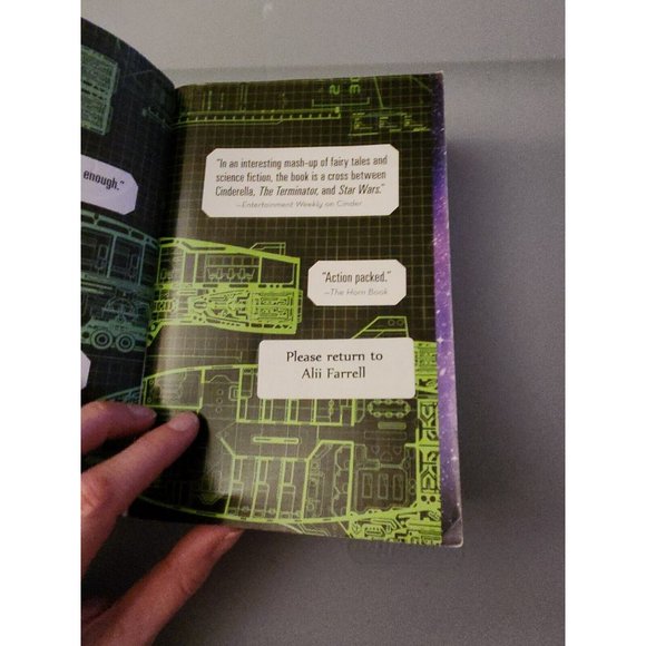 Book: Cress by Marissa Meyer / bundle requirement - Picture 2 of 4